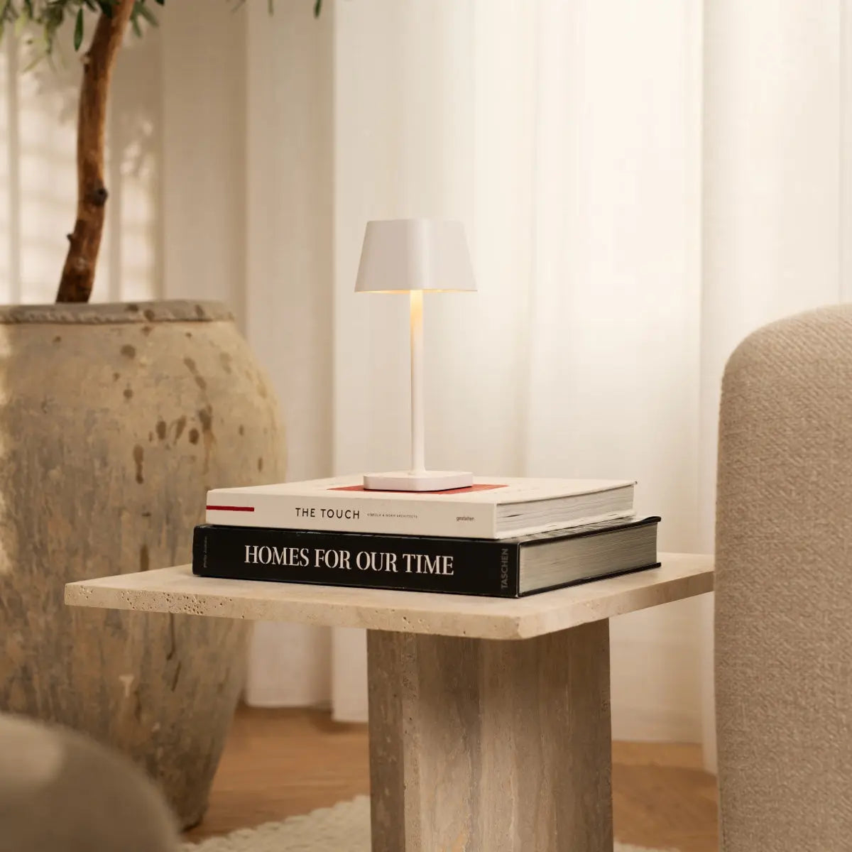 Ava White Rechargeable Table Lamp – Stylish, Cordless & Dimmable Lighting Tavellio