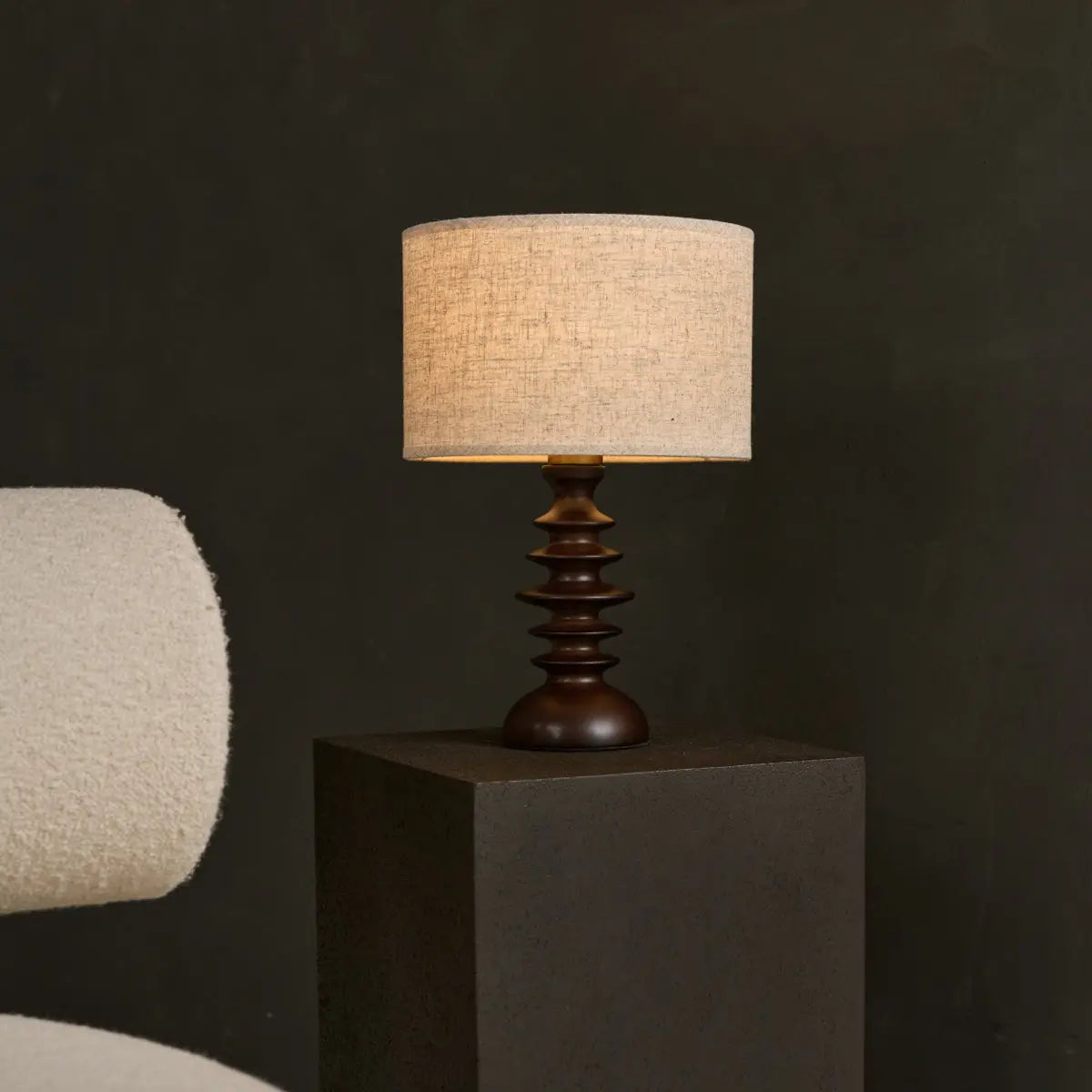 Bodhi Dark Brown Wooden Lamp with Beige Lampshade – Elegant Lighting for Any Room Tavellio