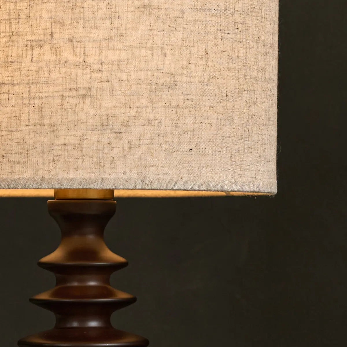 Bodhi Dark Brown Wooden Lamp with Beige Lampshade – Elegant Lighting for Any Room Tavellio