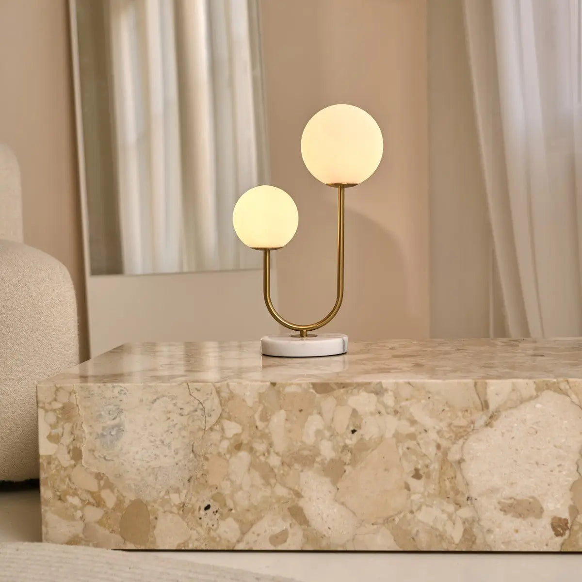 Giorgia Marble Lamp – Elegant Table Lamp with Frosted Glass Bulbs Tavellio