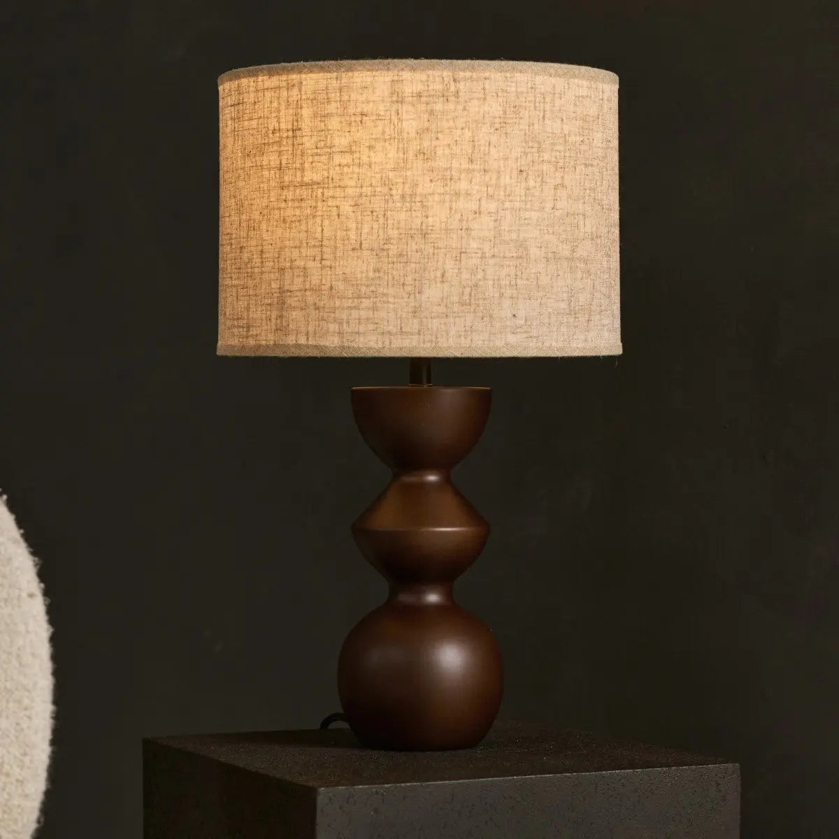 Kai Dark Brown Table Lamp with Sand Lampshade – Stylish, Handmade Lighting Tavellio