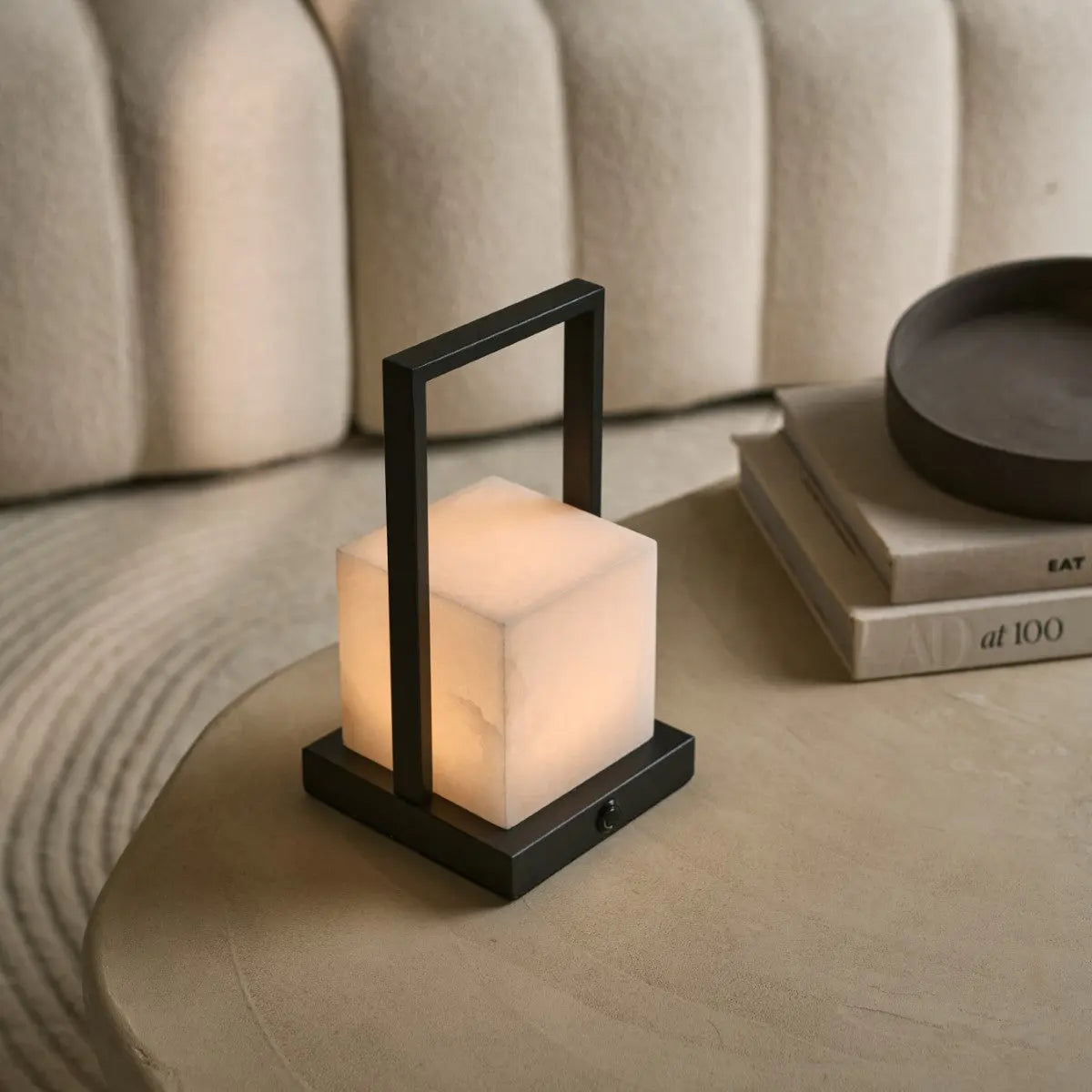 Nola – Rechargeable table lamp made of alabaster Tavellio