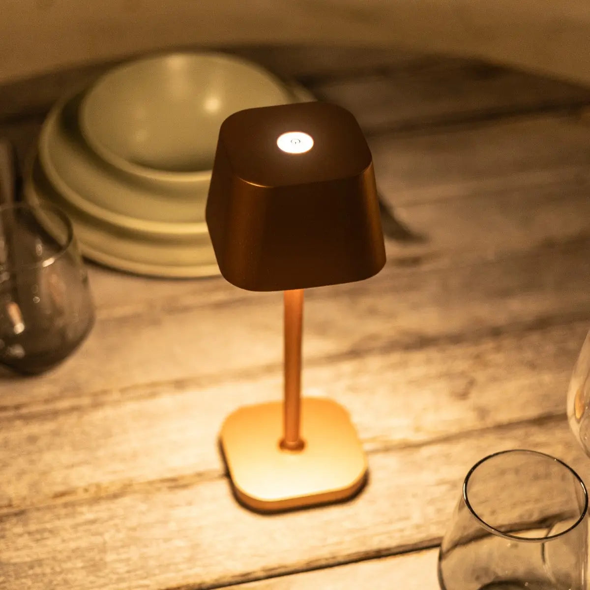 Ava Copper Rechargeable Table Lamp | Stylish, Cordless & Dimmable Tavellio