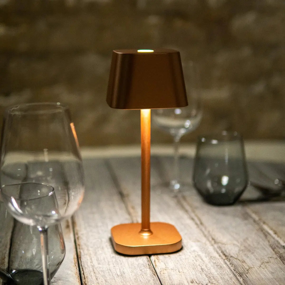 Ava Copper Rechargeable Table Lamp | Stylish, Cordless & Dimmable Tavellio