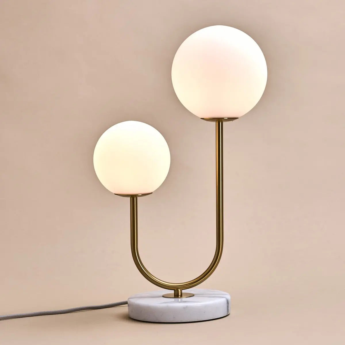 Giorgia Marble Lamp – Elegant Table Lamp with Frosted Glass Bulbs Tavellio