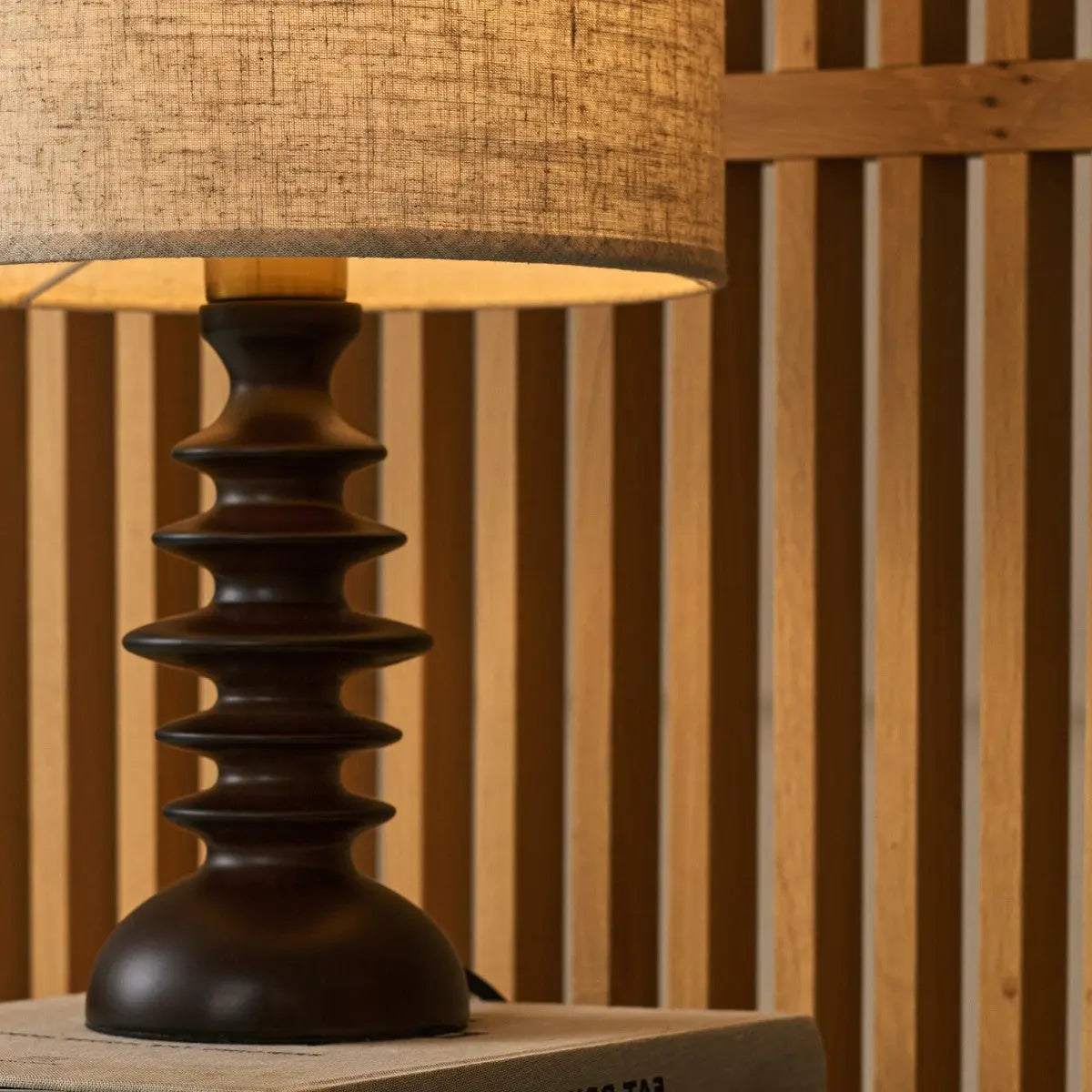 Bodhi Dark Brown Wooden Lamp with Beige Lampshade – Elegant Lighting for Any Room Tavellio