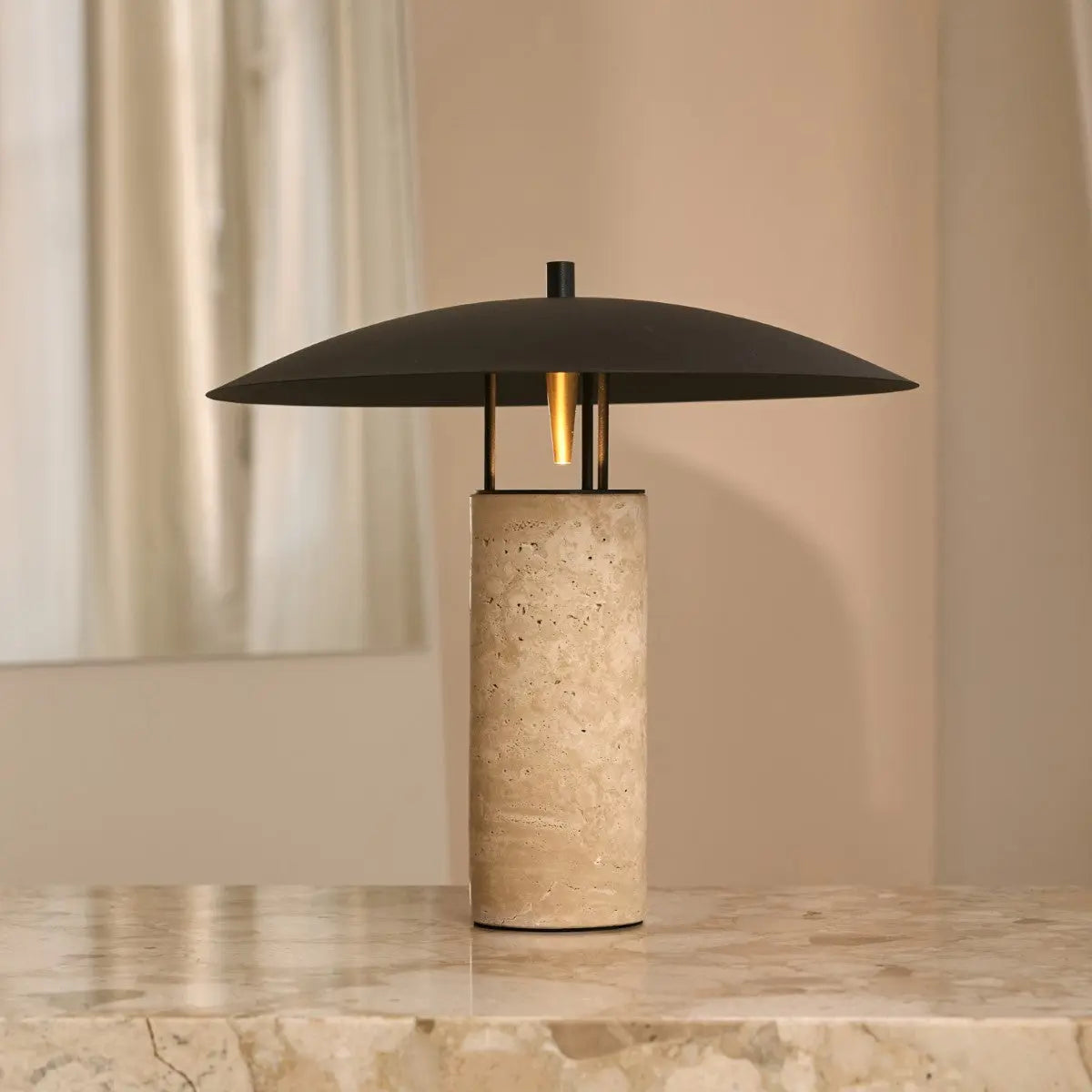 Nicolaas - Lamp made of travertine and metal Tavellio